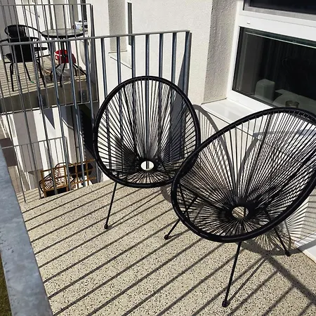 Entire Sunny In *